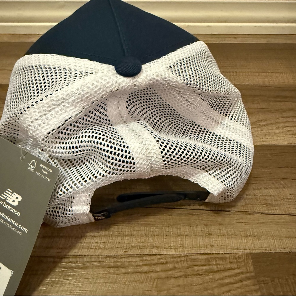 New Balance Dark Blue Cap with White Mesh - Picture 6 of 10